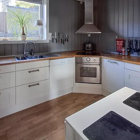 1 Bedroom Gorgeous In Apartment *